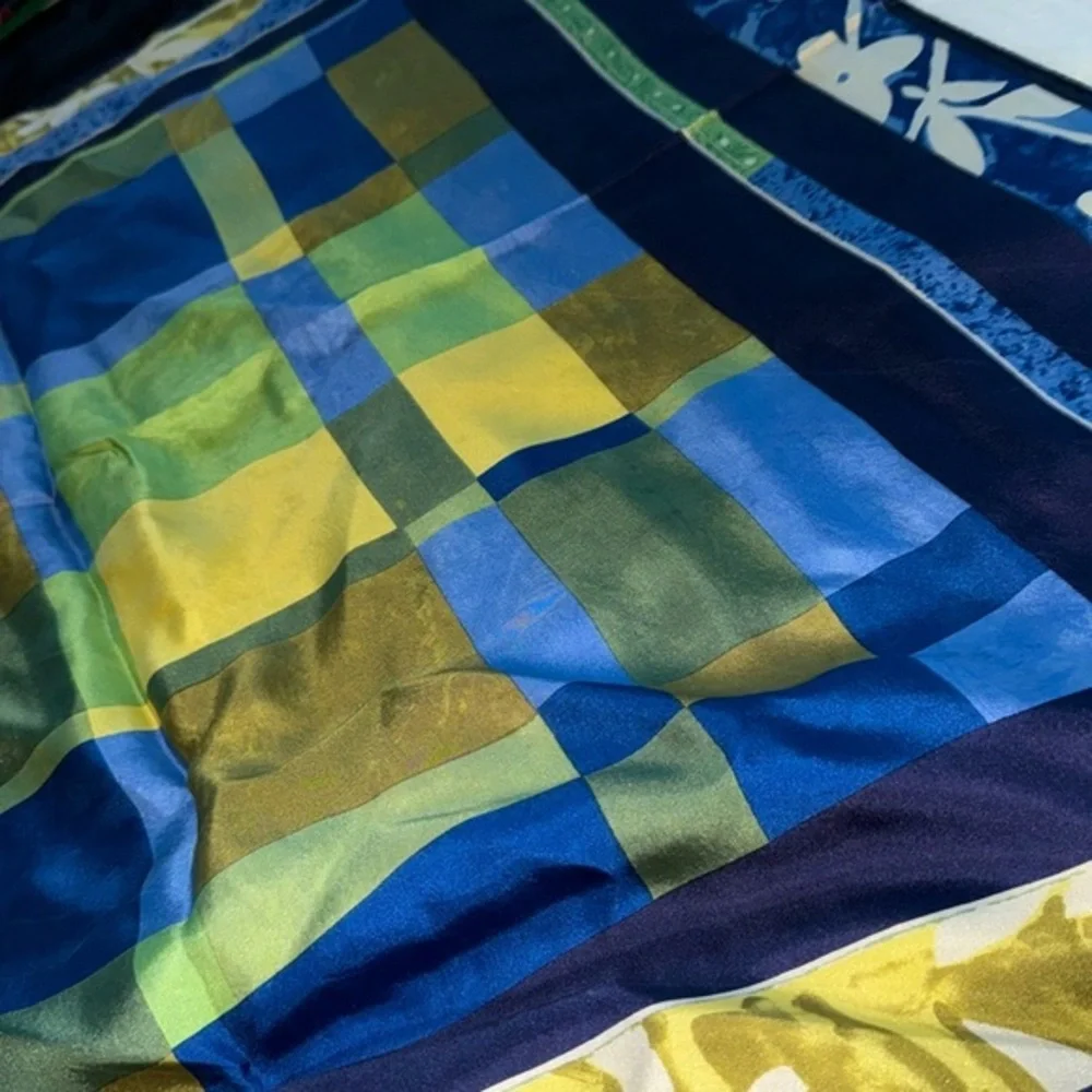 Plaid Multicolor‎ Scarf or Blanket 34x34’
